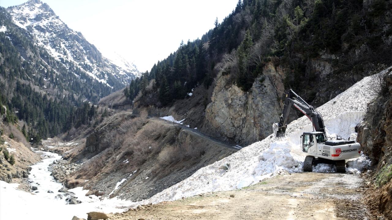 "Kar kütleleri bu sene 15 metreyi buldu"