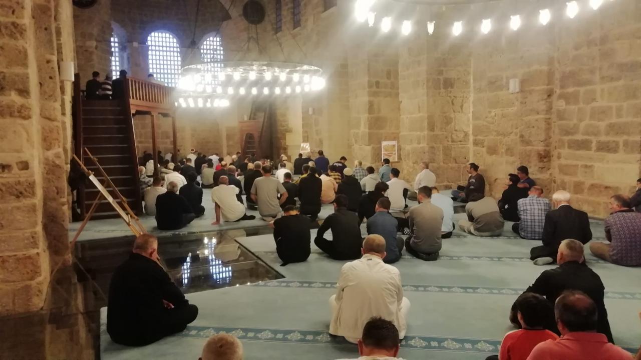 Antalya, Muğla ve Burdur`da camiler doldu