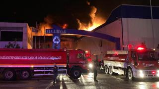 Gaziantep'te geri dönüşüm fabrikasında yangın