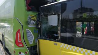 Küçükçekmece'de İETT otobüsü kaza yaptı: 14 yaralı