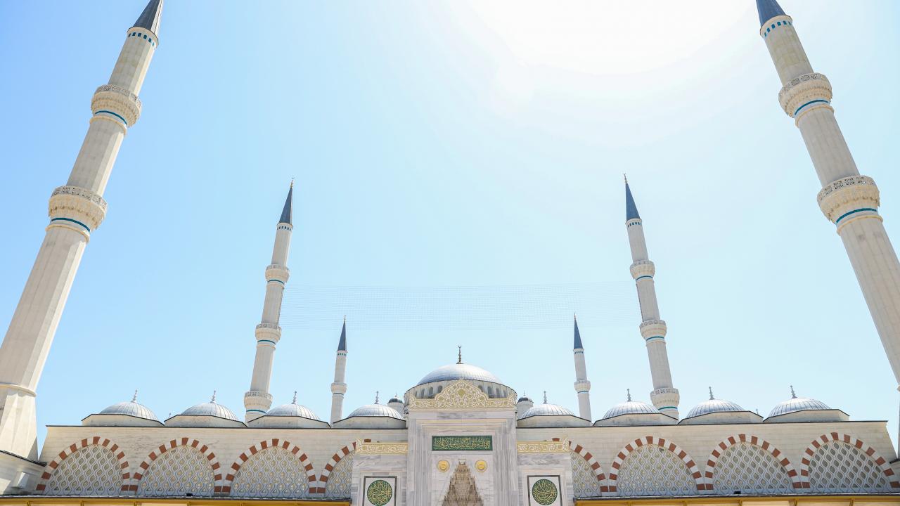 Minareler Malazgirt Zaferi`ne ithafen yapıldı