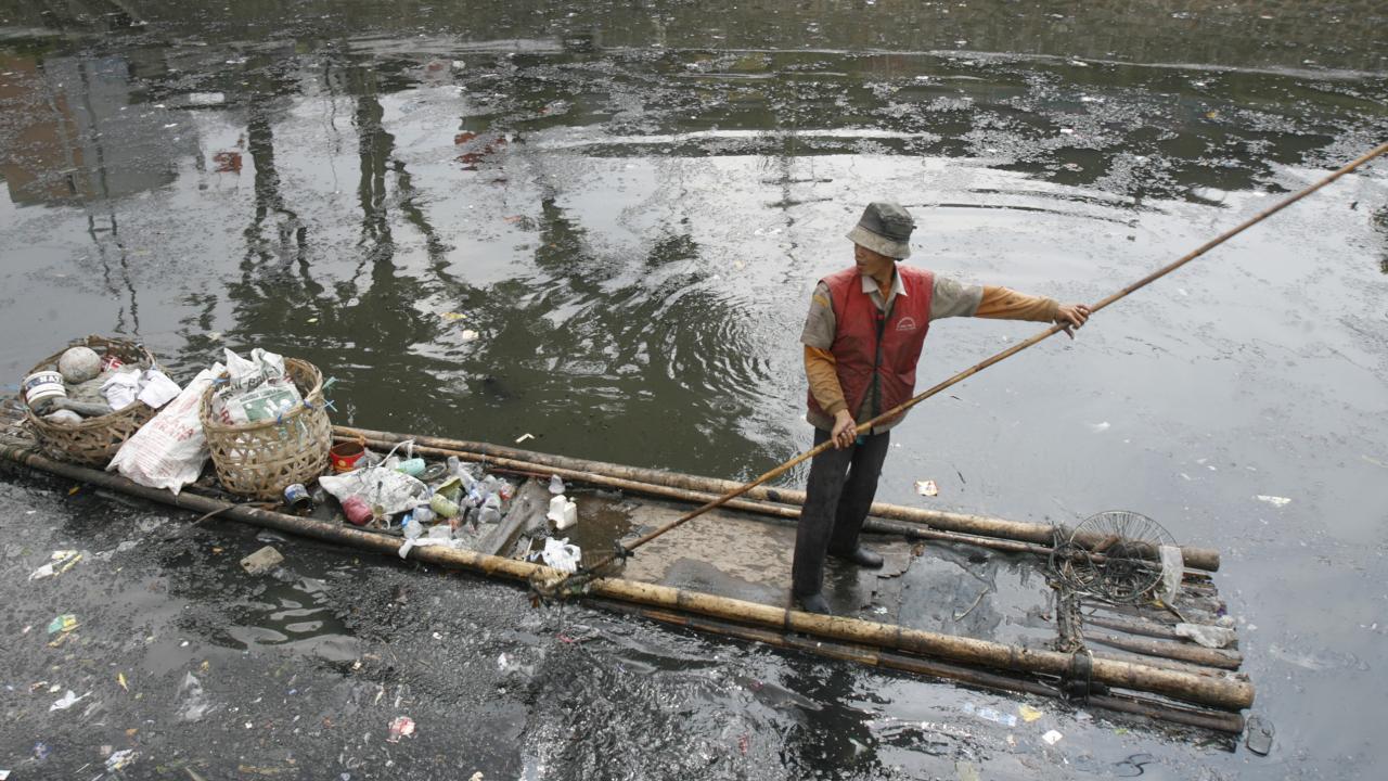 Cakarta selden ve batmaktan kaçıyor