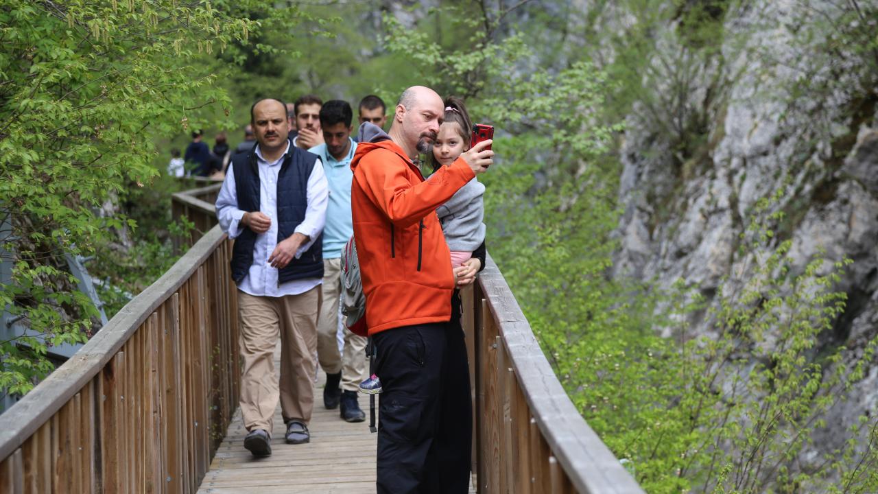 Valla ve Horma kanyonlarında bayram yoğunluğu