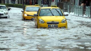 Eskişehir'de dolu ve sel etkili oldu