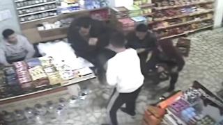 Kolonyalı şaka yapmak isterken faciaya yola açıyordu