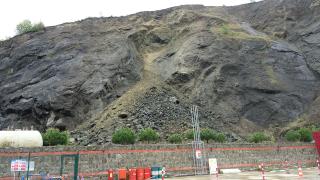 Trabzon'da heyelan kameralara yansıdı