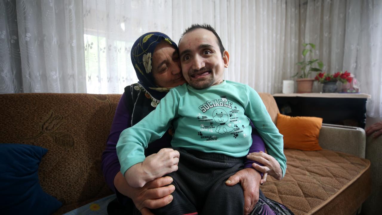 Perçin, rahatsızlığının ardından doktorların çocuğunun çok yaşamayacağını söylediğini, buna çok üzüldüğünü anlatarak, şunları aktardı: