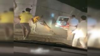 Hindistan'da leopar polise saldırdı