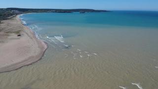 Sinop'ta Karasu Çayı taştı, deniz kahverengiye büründü