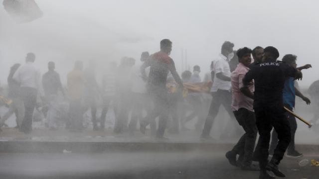 Sri Lankada yakıt sıkıntısı nedeniyle okullar kapatıldı
