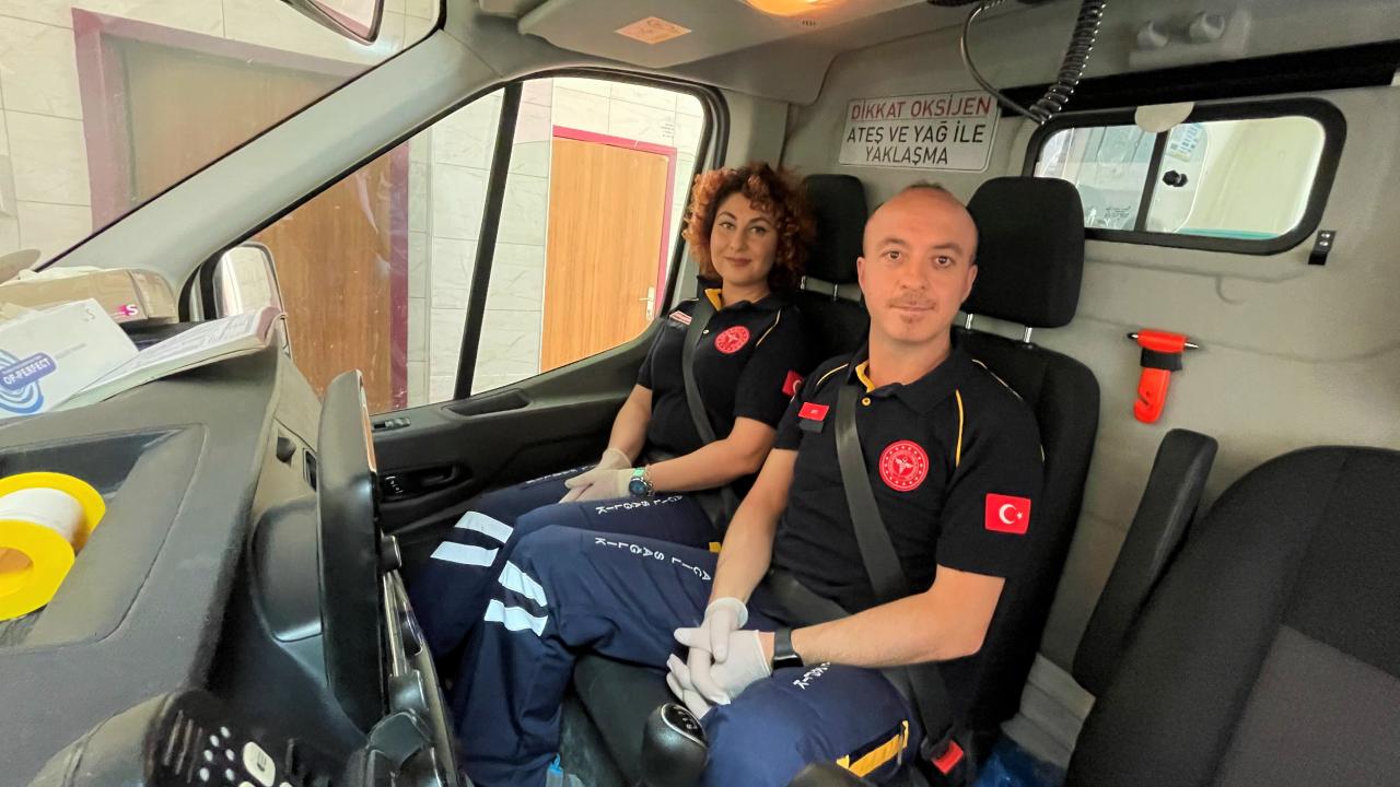 Çocukluk yıllarında sağlık alanında çalışmaya karar verdiğini belirten Çetin, şöyle konuştu: