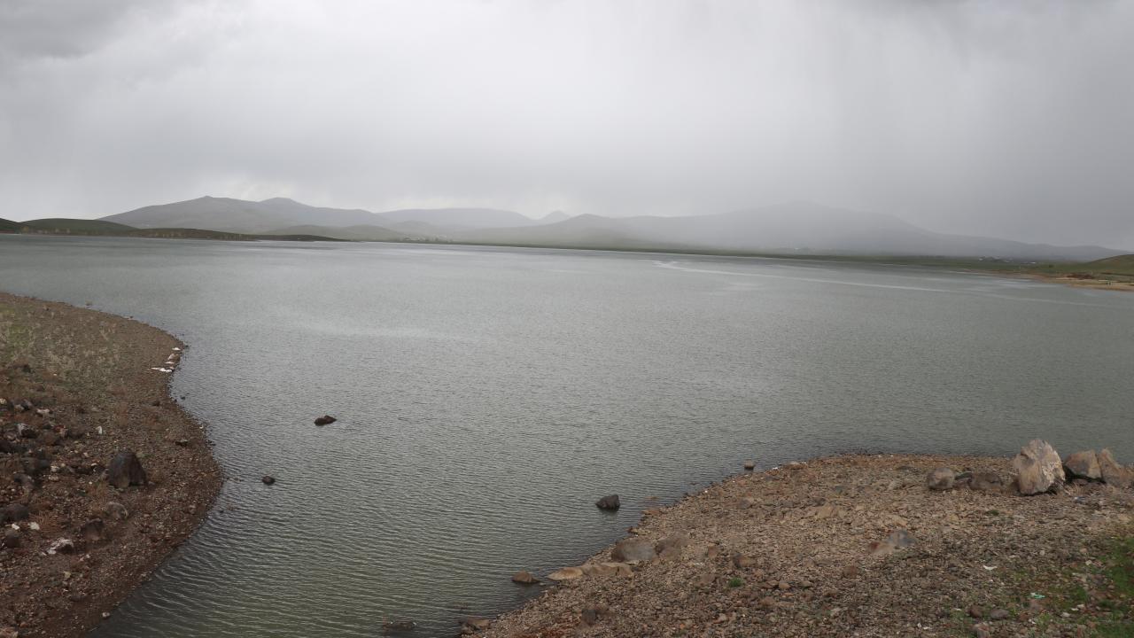 "İnsanların bilinçli olması ve su israfı yapmamaları gerekir"