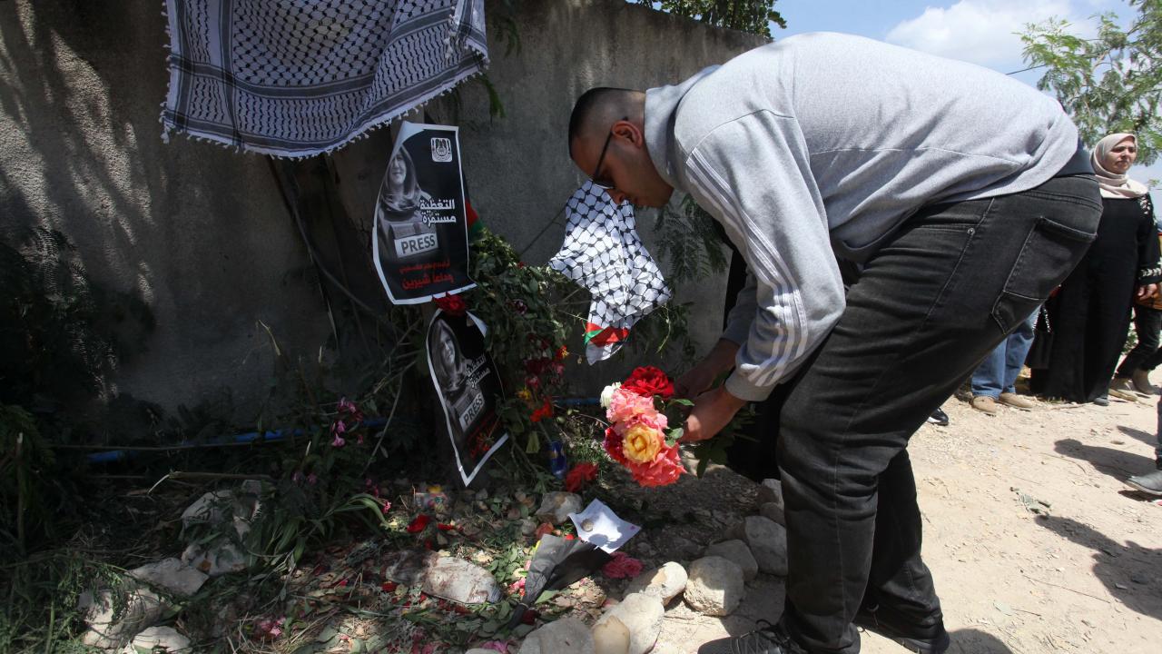 Olay yerini ziyaret ve gözyaşları