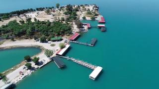 Seyhan Baraj Gölü'nün su seviyesi yükseldi, kafeler su altında kaldı