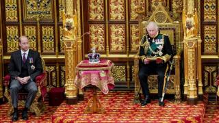 İngiltere Parlamentosu'nun yeni yasama dönemi Kraliçesiz açıldı