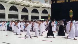 2 yıllık hasret sona erdi: Müslümanlar umre ibadeti için Kabe'de buluştu