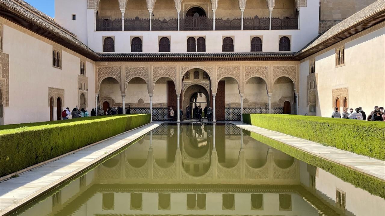 DÜNYANIN 7 HARİKASINDAN BİRİ