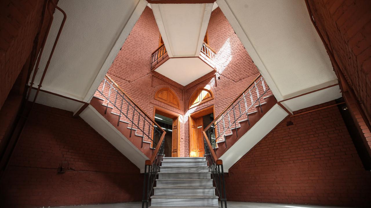 Bolu`da, 1878`de dünyaya gelen Mehmet Habib Bey, Harbiye eğitiminin ardından asker olarak Manastır`a tayin edildi. 