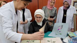 Emine Erdoğan, Bursa Olgunlaşma Enstitüsü'nü ziyaret etti