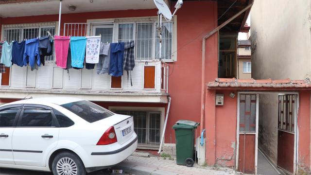 Girdiği evde kıymalı yumurta yapan hırsız not bırakıp kaçtı