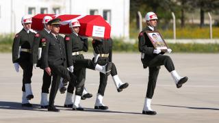 Şehit Piyade Er Oktay Salar'ın naaşı memleketi Balıkesir'e uğurlandı