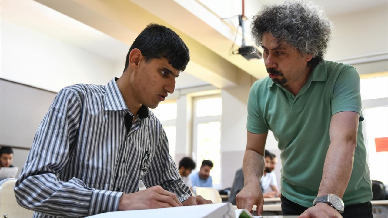 "Merkezde ilk olarak konservatuar bölümüne geçişi sağlandı"