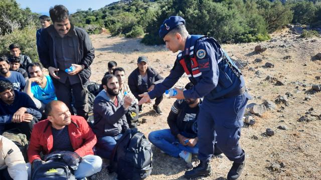 Yasa dışı geçiş hazırlığındaki 118 düzensiz göçmen yakalandı
