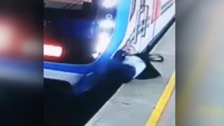 Özbekistan'da metro yolcusu ölümden döndü