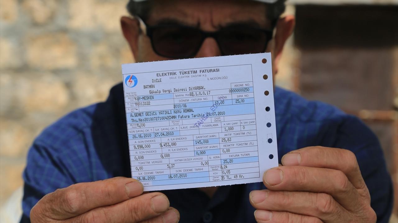 Köylüler yeniden elektrik abonesi oluyor