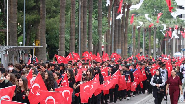 19 Mayıs tüm yurtta coşkuyla kutlanıyor