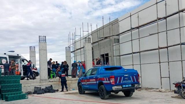 Aydında fabrika duvarı yıkıldı: 8 yaralı