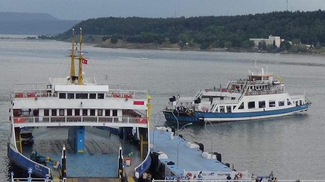Gökçeada ve Bozcaadaya bazı feribot seferleri iptal edildi