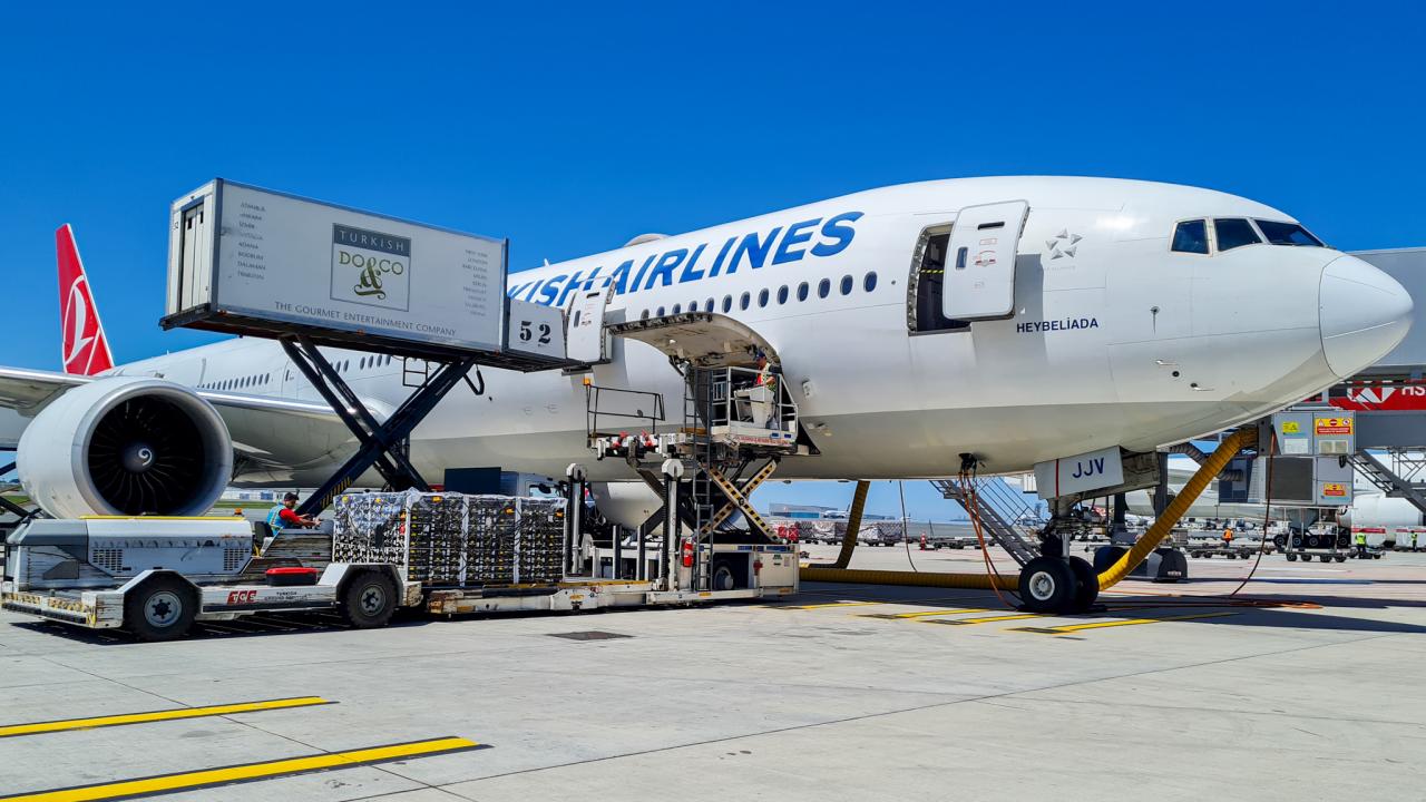 İkramlar hazırlanırken kalan malzemeler de değerlendiriliyor