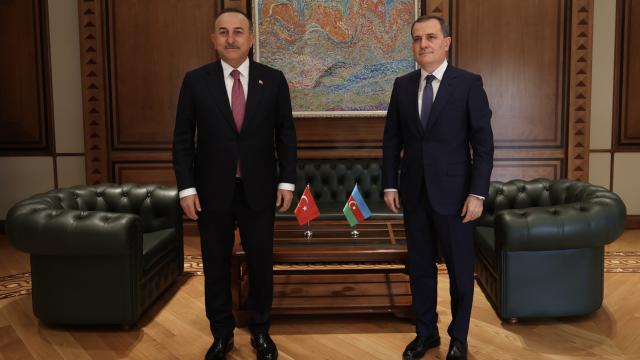 Bakan Çavuşoğlu Azerbaycan Dışişleri Bakanı Bayramov ile görüştü