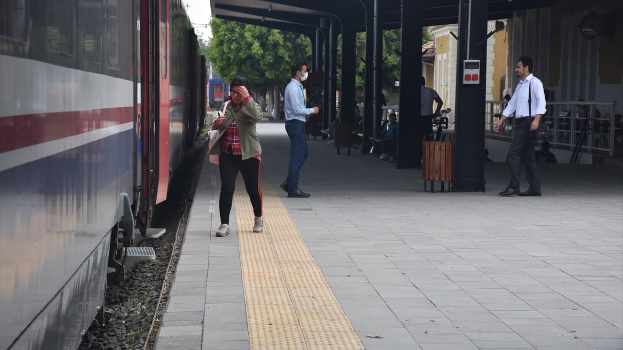 En fazla yolcu taşıyan bölgesel tren grubu Adana Grubu