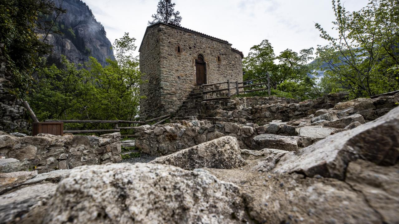 "Aya Varvara Kilisesi"yle de dikkati çekiyor