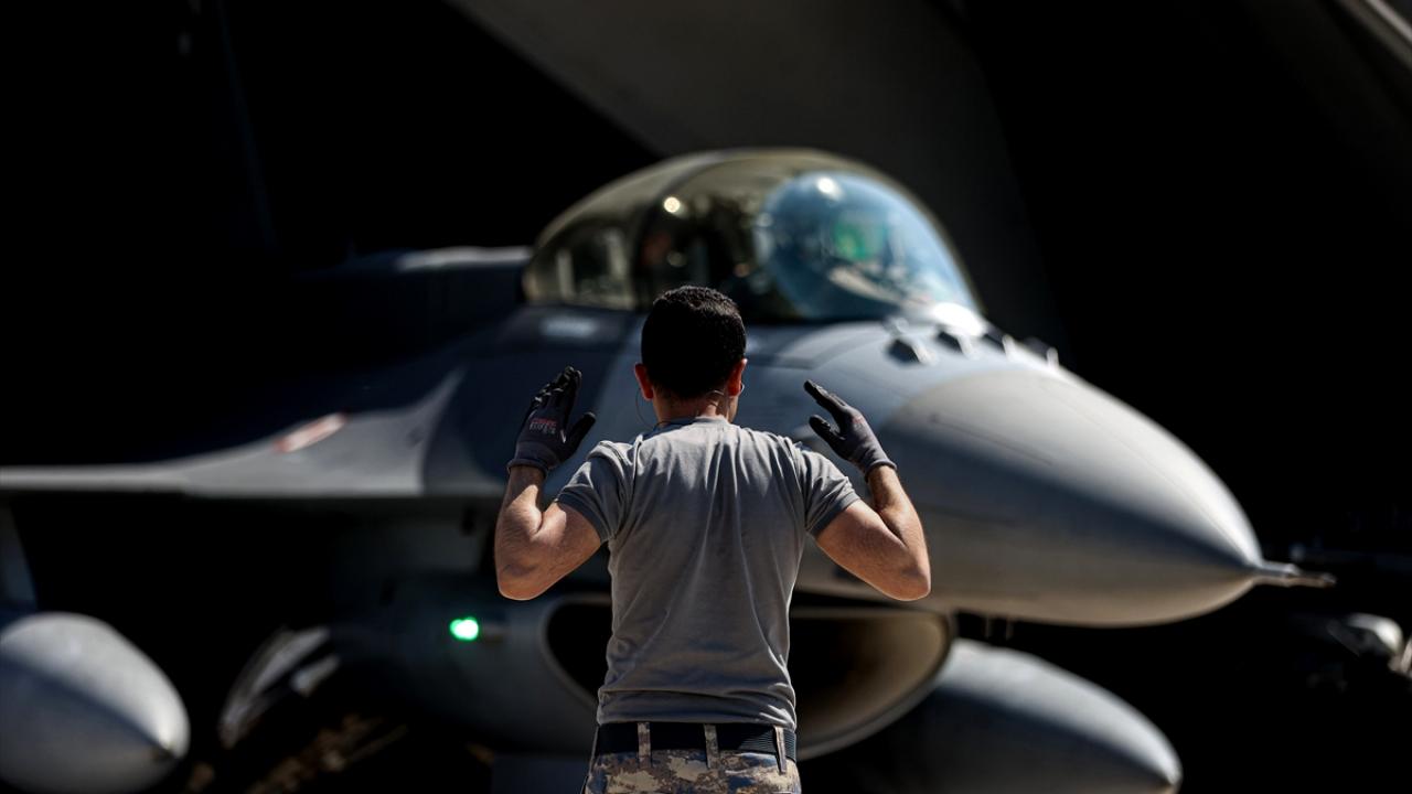 "Jet sesi özgürlüğün sesi"