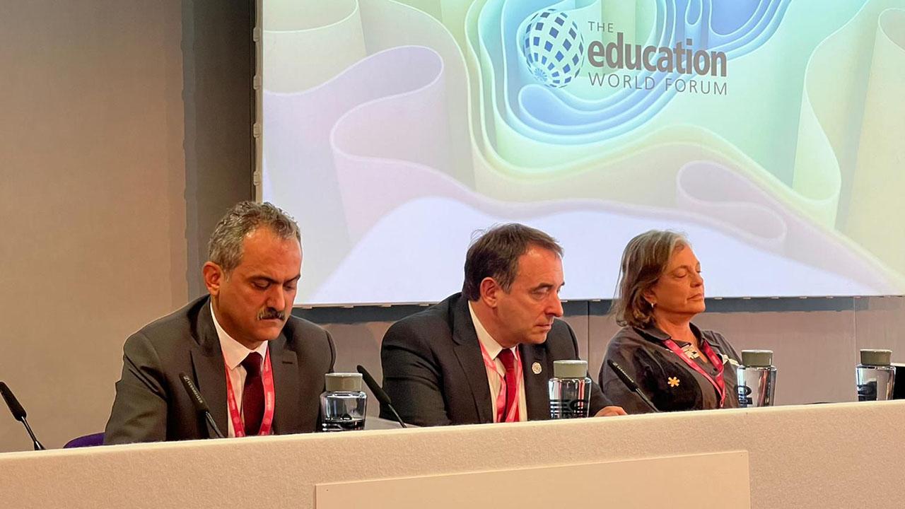 Milli Eğitim Bakanı Özer, Dünya Eğitim Forumu'na katıldı