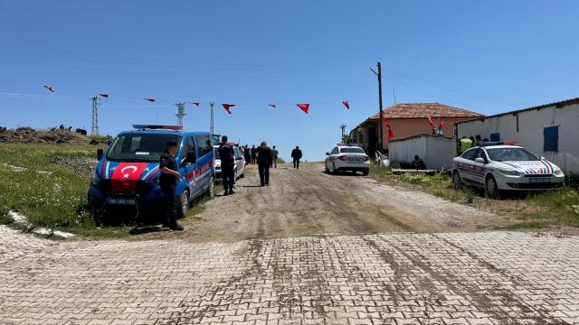 Şehit Piyade Sözleşmeli Er Meralin Yozgattaki ailesine acı haber verildi