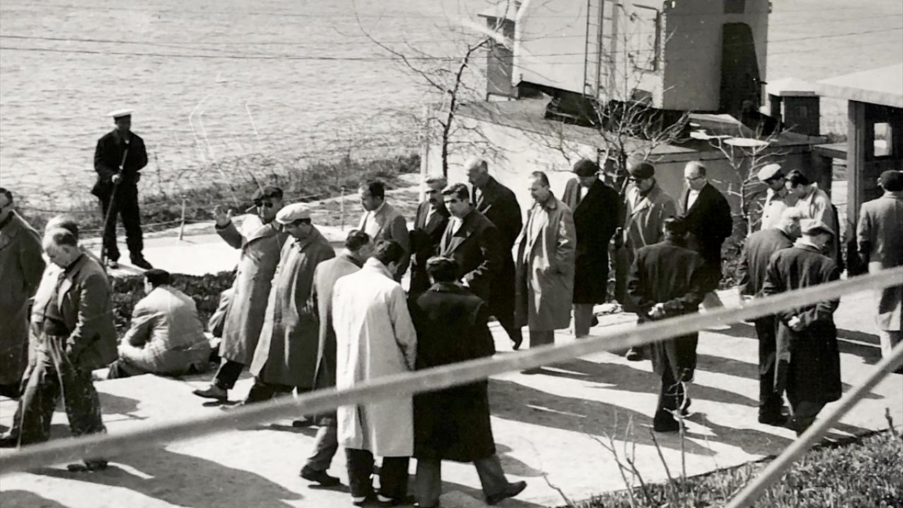 Anayasa ve TBMM feshedildi