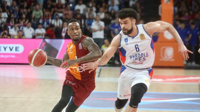 Anadolu Efes ile Galatasaray Nef yarı finalin 2. maçını oynayacak