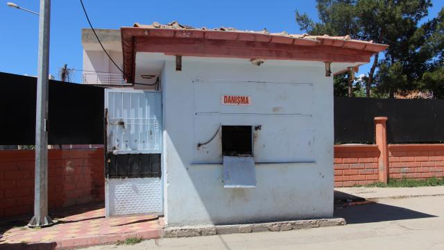 Batmanda hırsızlar demir makasla okul kantinine dadandı