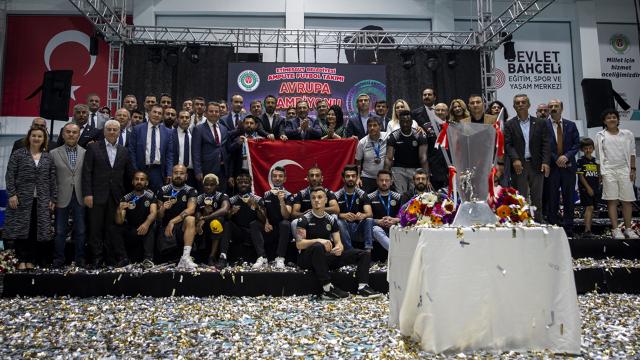 Etimesgut Belediyesi Ampute Futbol Takımı Avrupa şampiyonluğunu kutladı