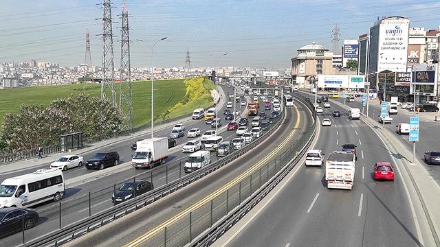 İstanbul Valiliği: Alternatif güzergahları kullanın