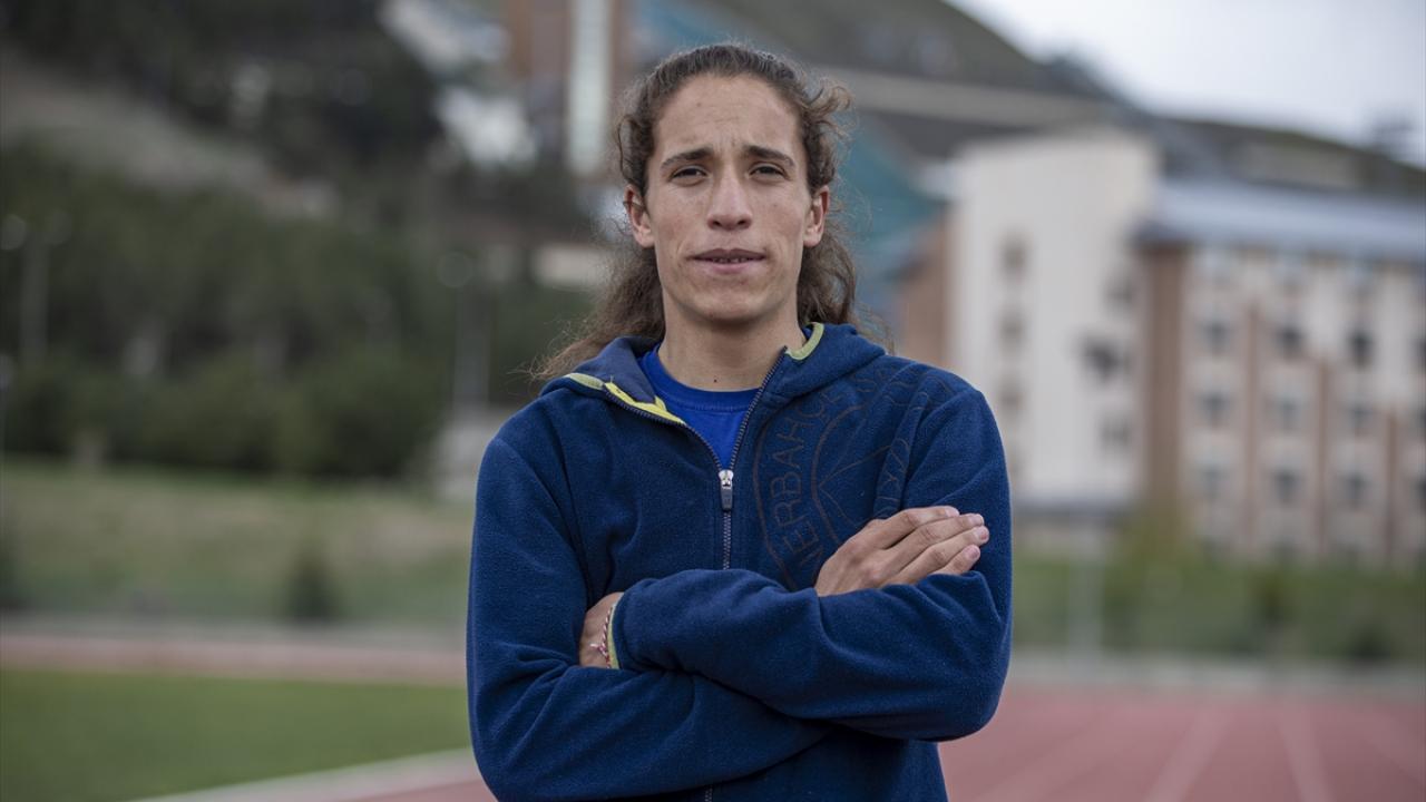 "Babam yazın ot biçmeye giderken ben hayvanlara bakıyordum"