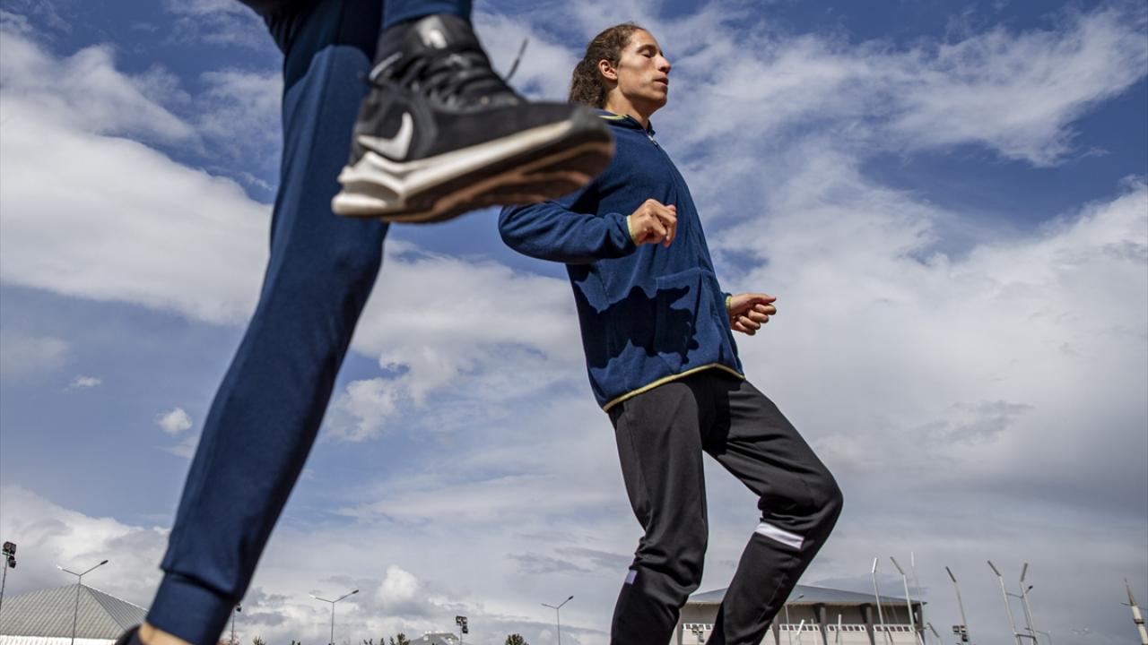 "Mersin`den Merve Aydın`a ait Türkiye rekorunu kırdım"