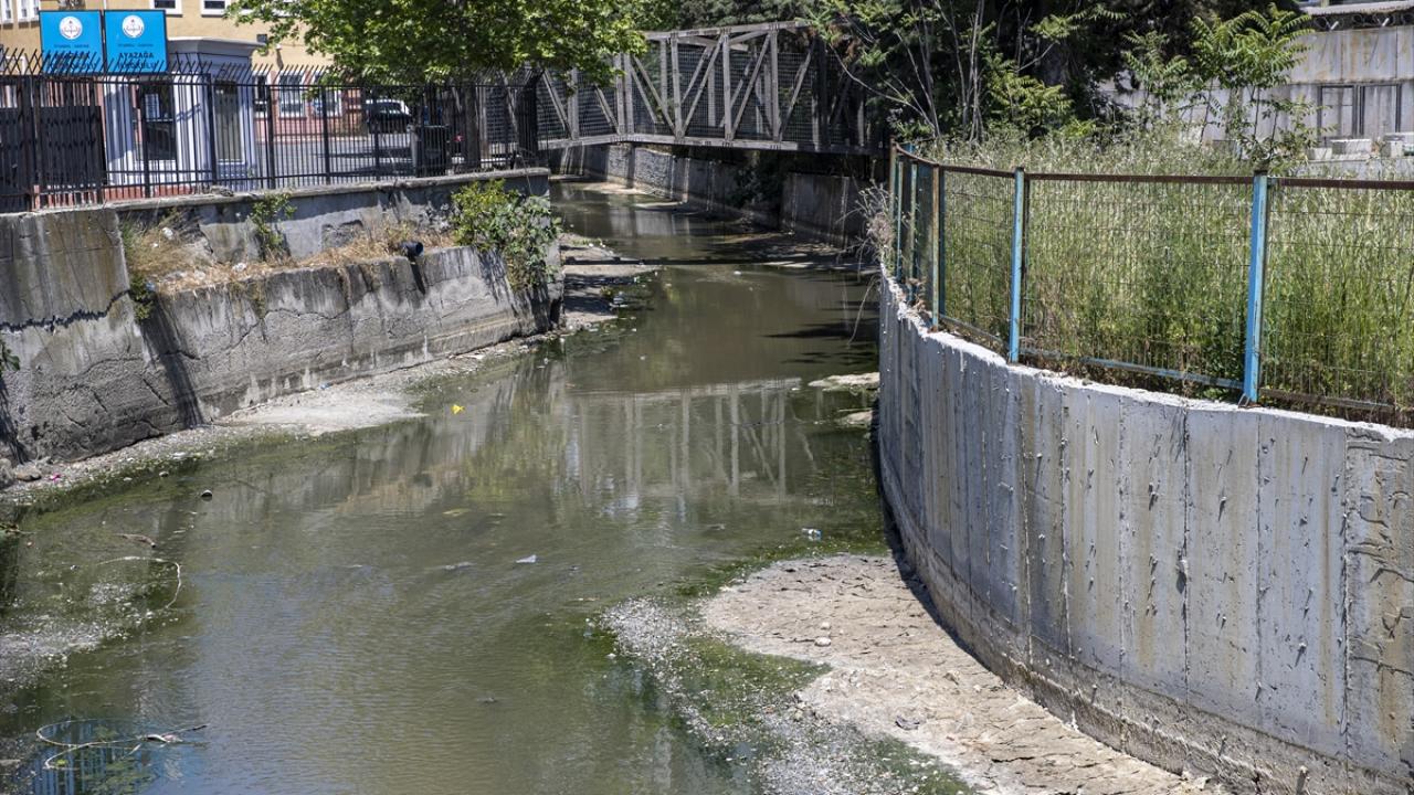 Mahalle, İBB`nin ıslah etmesini bekliyor
