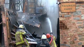 Bursa'da 110 yıllık ahşap binada yangın