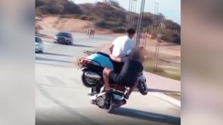 Motosikleti motosiklete yükleyip 3 kişi yolculuk yaptılar