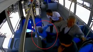 Otobüste bayılan yolcuyu şoför hastaneye yetiştirdi